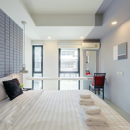 24 Hills Hotel Bangkok Bagian luar foto