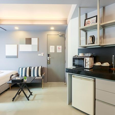 24 Hills Hotel Bangkok Bagian luar foto