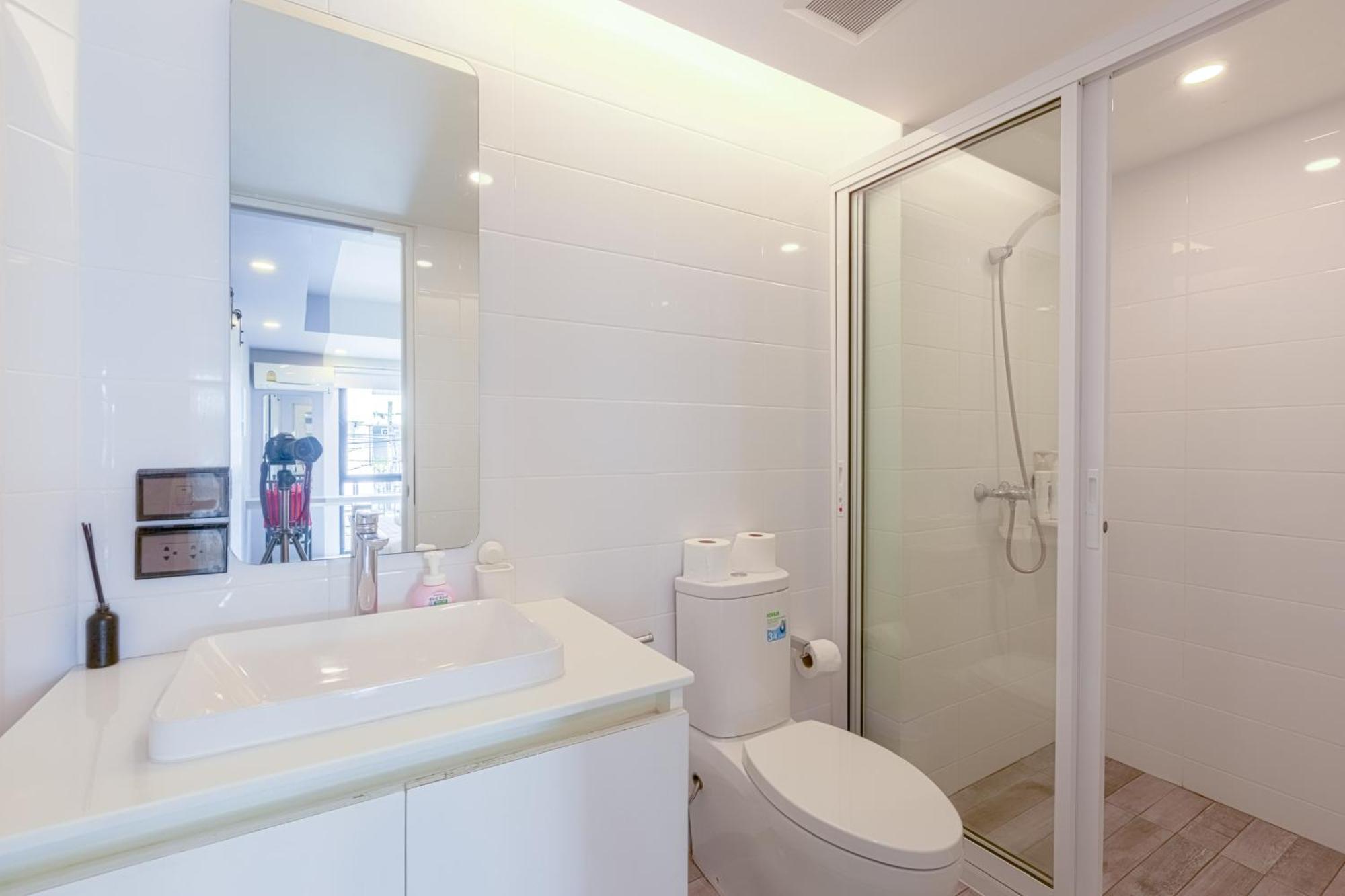 24 Hills Hotel Bangkok Bagian luar foto
