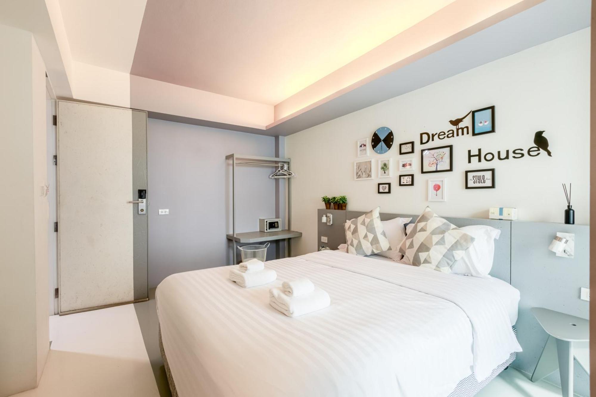 24 Hills Hotel Bangkok Bagian luar foto