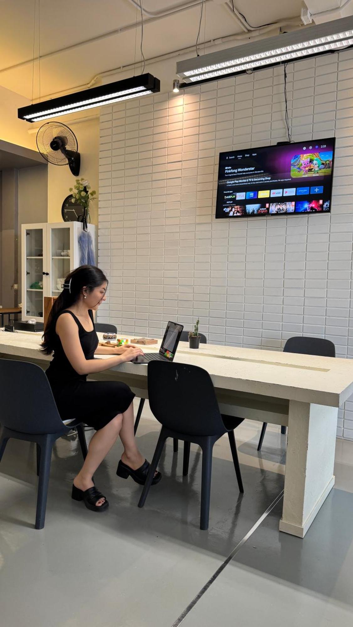 24 Hills Hotel Bangkok Bagian luar foto