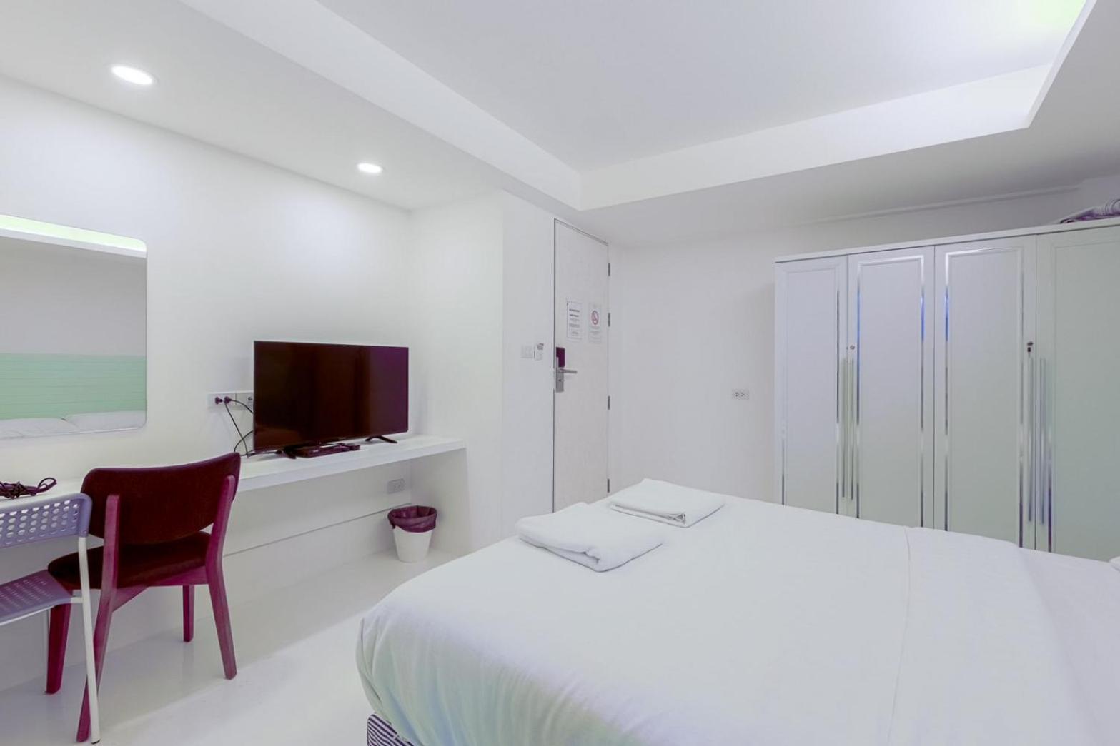24 Hills Hotel Bangkok Bagian luar foto